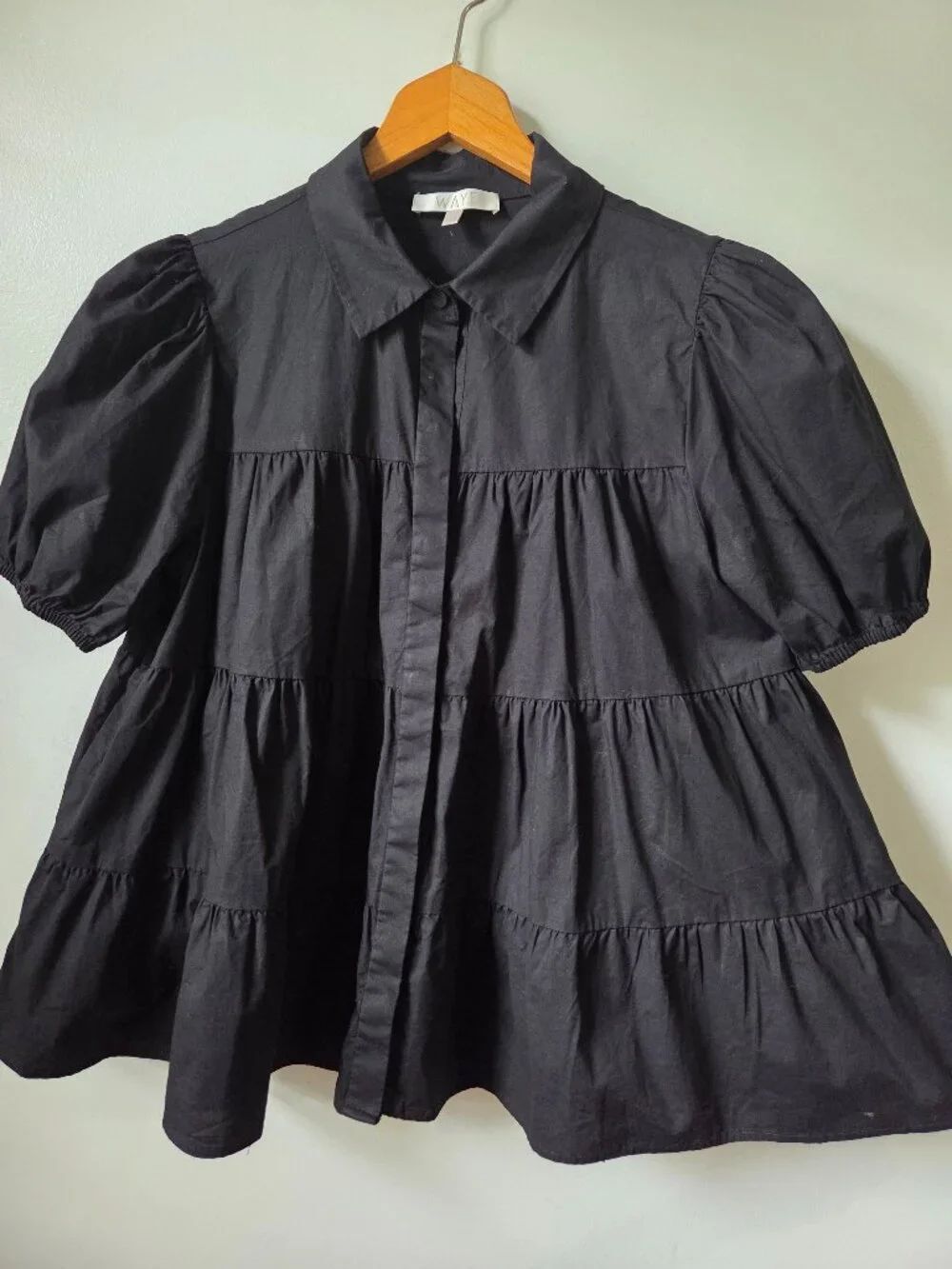 NEVER WORN WAYF BLACK TIERED BABYDOLL BUTTONED TOP SIZE SMALL / MEDIUM